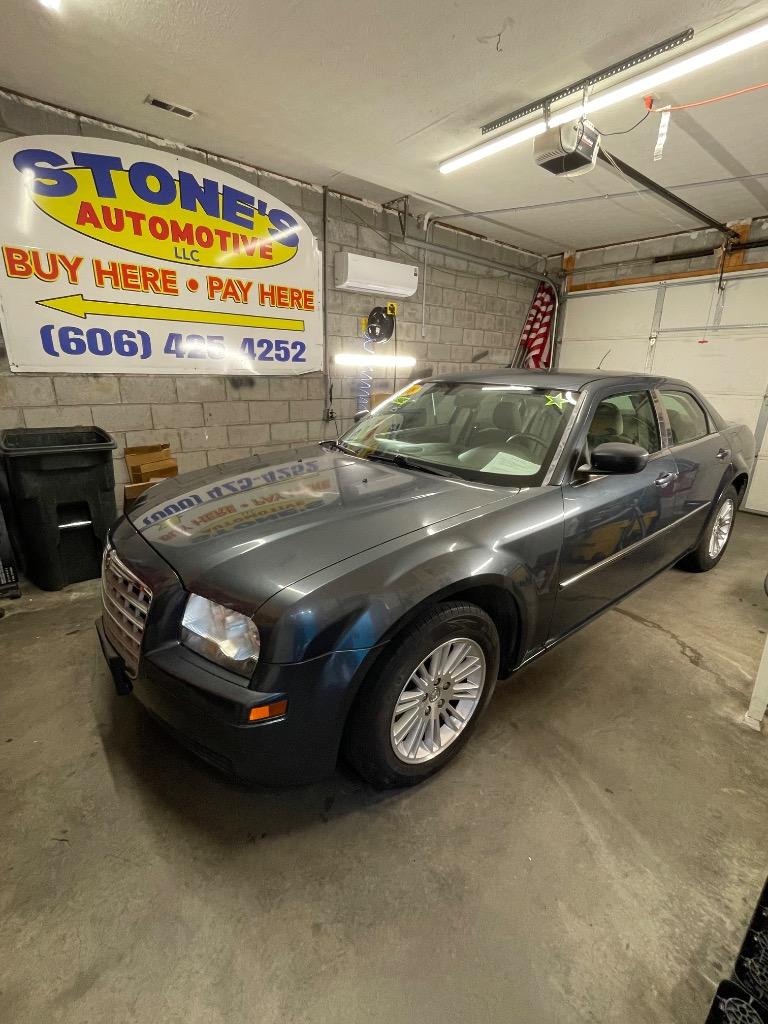 2008 Chrysler 300 LX's photo